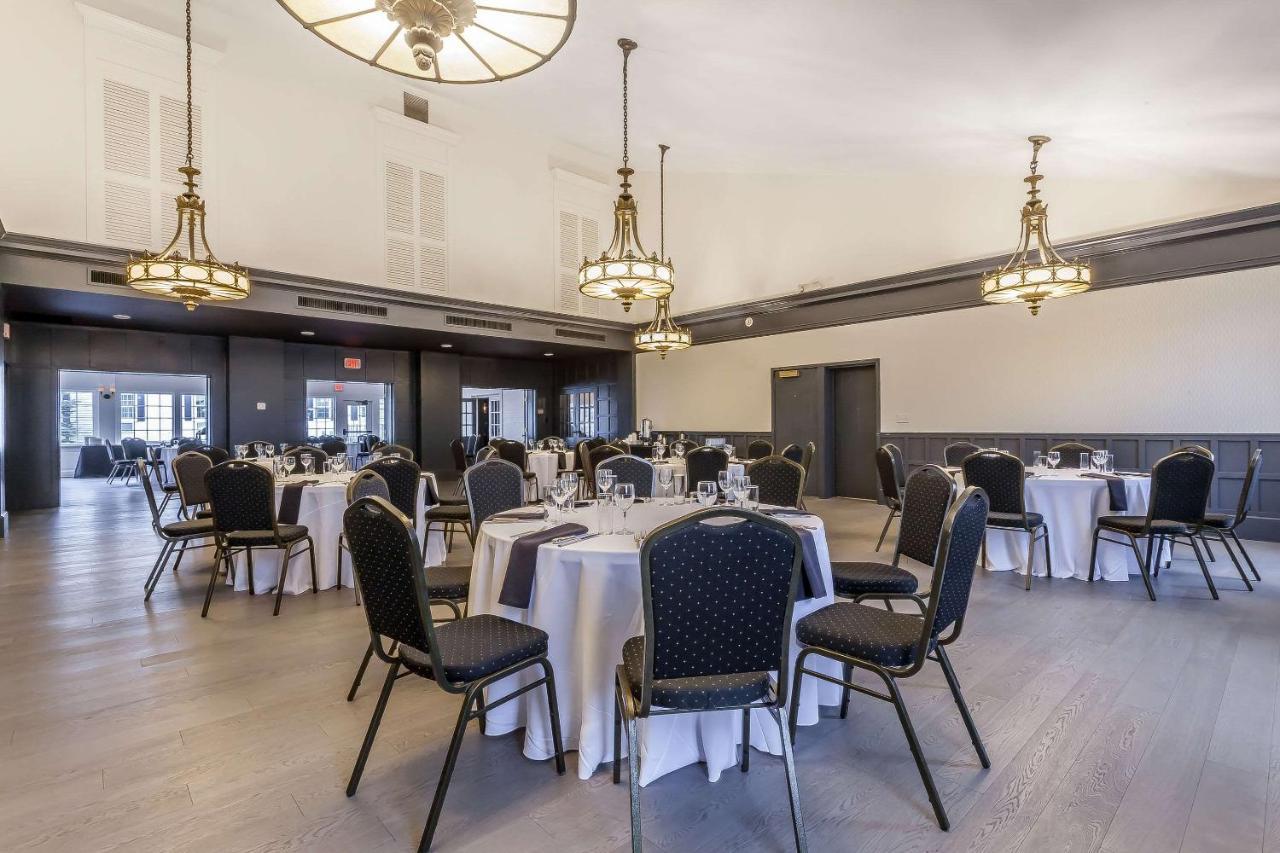 The Aurora Inn Hotel And Event Center Zewnętrze zdjęcie